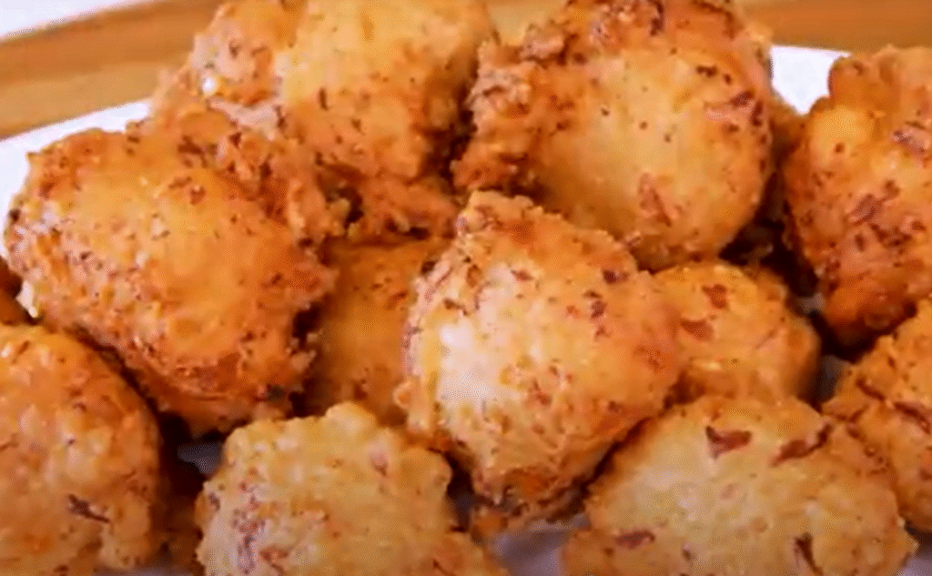 BOLINHO DE CENOURA RECHEADO DE QUEIJO