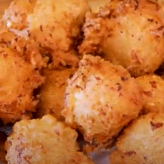 BOLINHO DE CENOURA RECHEADO DE QUEIJO
