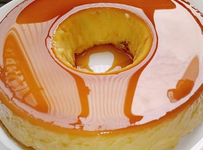 Pudim de leite com 4 ingredientes e sem banho-maria Receitas fáceis e rápidas