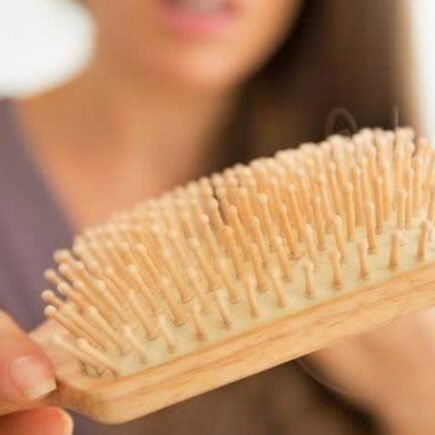 como limpar escova de cabelo