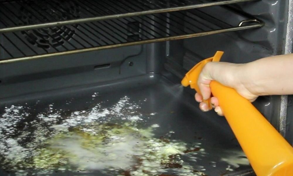 Aprenda a fazer um limpa forno ecológico. desengordurante ecológico