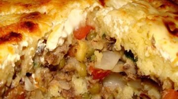 TORTA FÁCIL DE ATUM FEITA NO LIQUIDIFICADOR