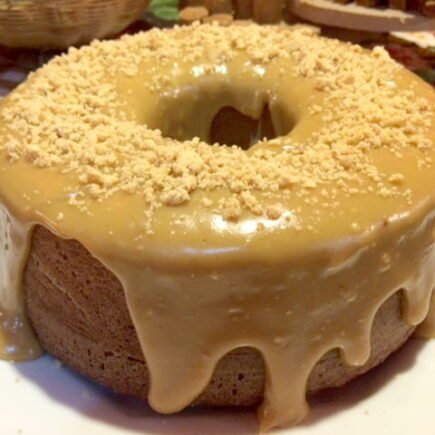 Bolo de fubá com paçoca