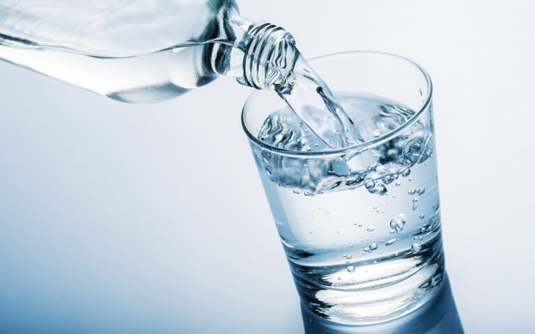 Conheça os benefícios de beber água Os Beneficios De Beber Agua 768x480