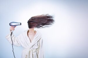 woman 586185 1280 Como conquistar um cabelo Rapunzel