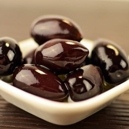Olives 1800313 1920 435x435