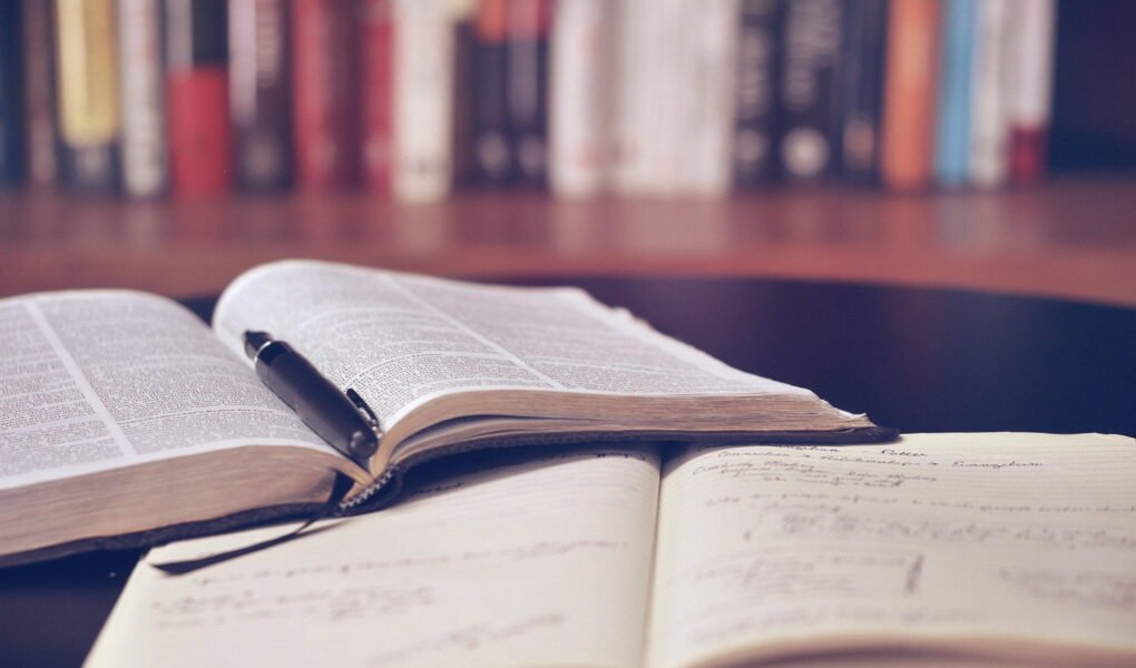 Open Book 1428428 1920 1020x600
