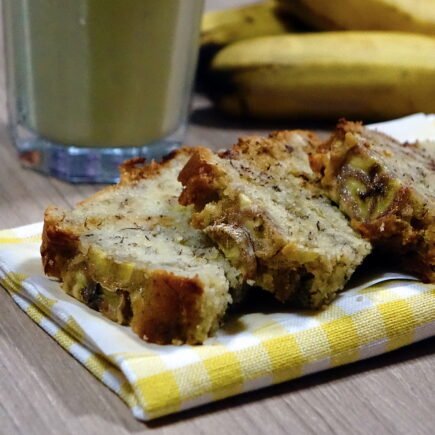 Bolo de banana sem açúcar e sem lactose
