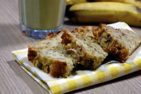 Bolo de banana sem açúcar e sem lactose