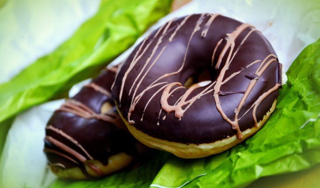 Donuts Caseiro com Chocolate Donuts Caseiro com Chocolate
