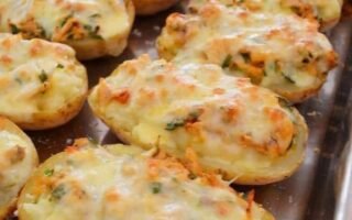 batata assada com recheio de frango