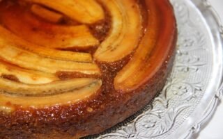 Torta de banana cremosa