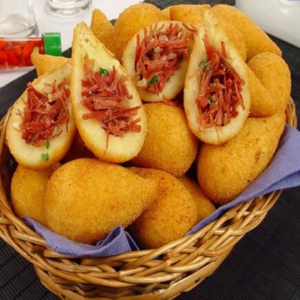 Coxinha De Mandioca Com Carne Seca 435x435