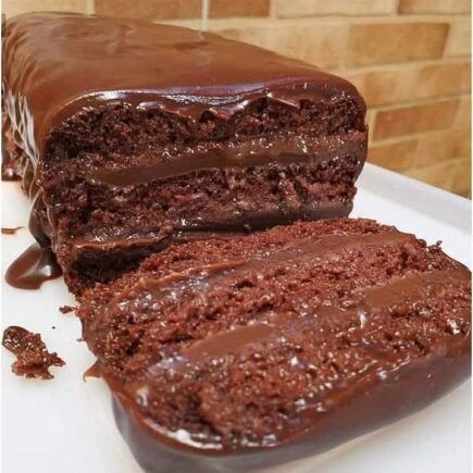 BOLO DE CHOCOLATE RECHEADO