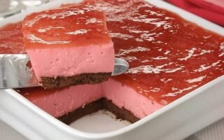torta mousse de morango
