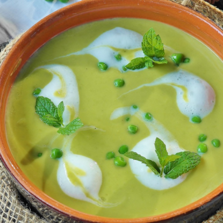 Sopa de Ervilha Holandesa: Uma Delícia Aconchegante e Reconfortante Sopa de Ervilha Holandesa