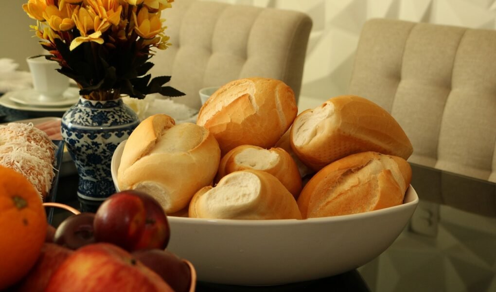 Dicas Simples para Deixar o Pão Francês Sempre Crocante Bread 4864572 1280 1020x600