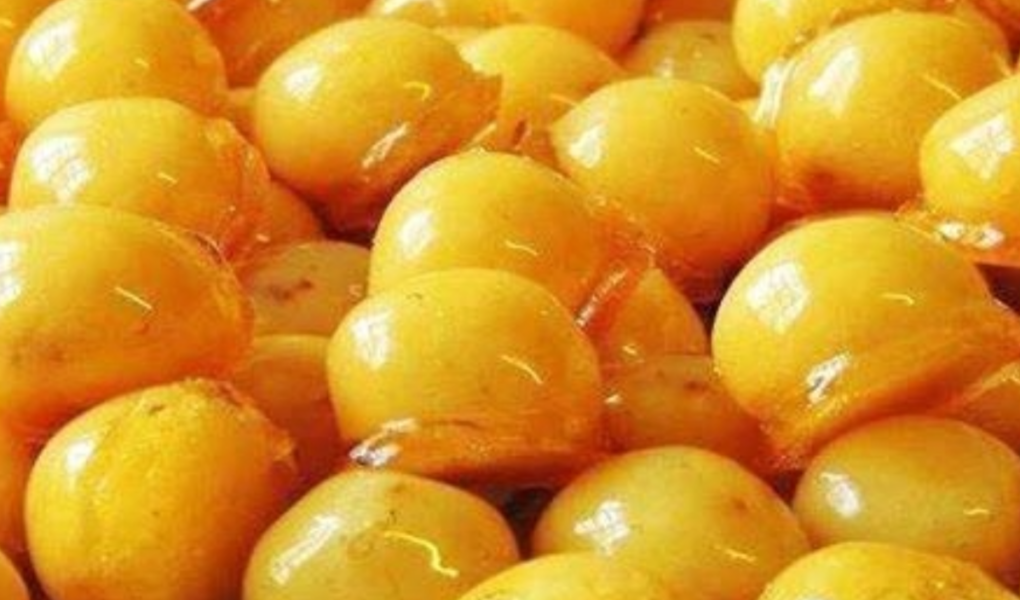 Bala de coco baiana caramelizada