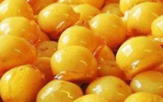 Bala de coco baiana caramelizada