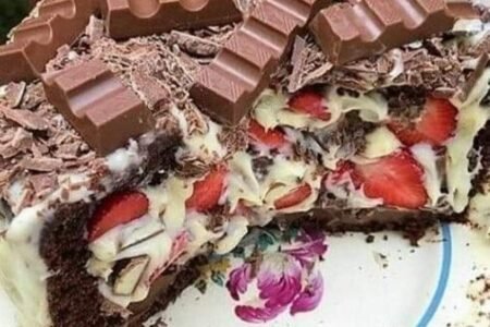 Bolo Kinder de Chocolate com Brigadeiro