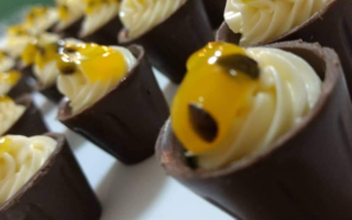 Copinho de Chocolate com Mousse de Maracujá