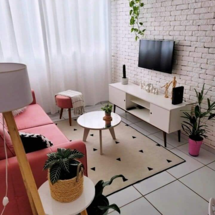 Dicas Infalíveis para Salas Pequenas e Confortáveis: Maximizando o Espaço com Estilo! Salas Pequenas e Confortáveis