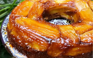 Bolo de banana caramelizado