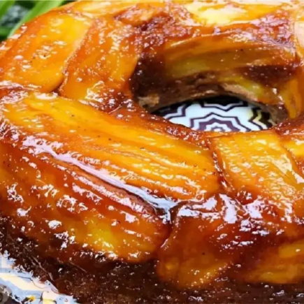 Bolo de banana caramelizado de liquidificador Bolo de banana caramelizado