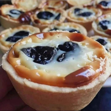 Tortinhas de Leite Condensado com Ameixas