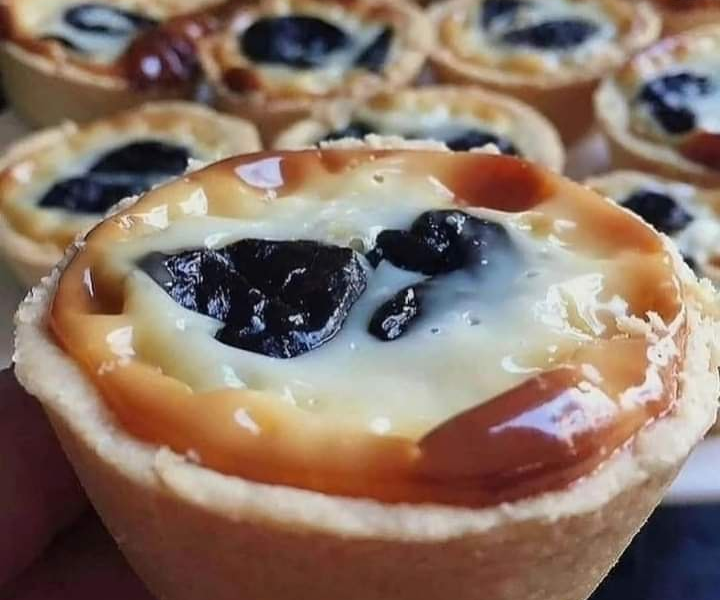 Tortinhas de Leite Condensado com Ameixas Tortinhas de Leite Condensado com Ameixas