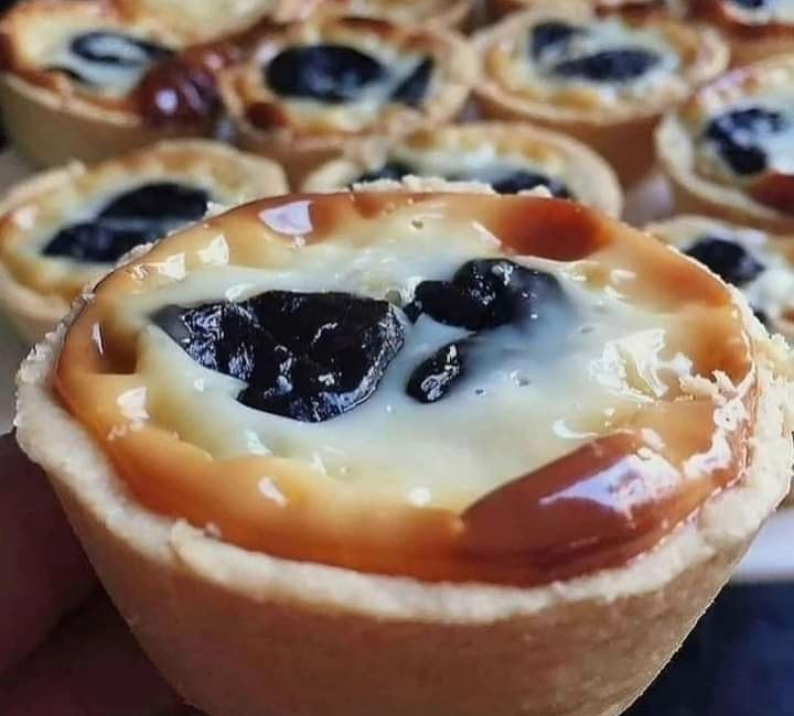 Tortinhas de Leite Condensado com Ameixas