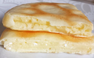 Pão de queijo na frigideira de tapioca