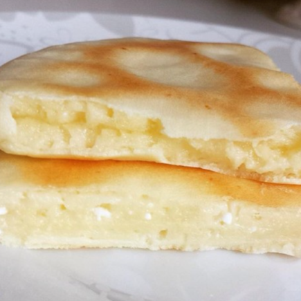 Pão de queijo na frigideira de tapioca
