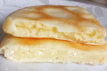 Pão de queijo na frigideira de tapioca