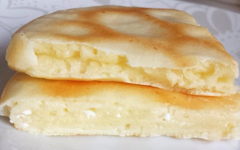 Pão de queijo na frigideira de tapioca