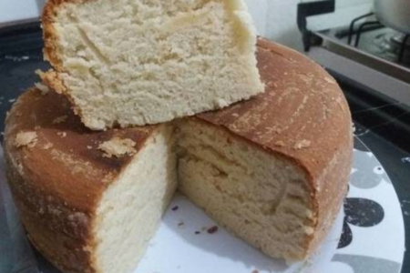 bolo na panela de arroz