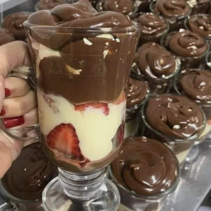 Bombom na Taça: Receita Deliciosa e Prática Bombom na Taça: Receita Deliciosa e Prática