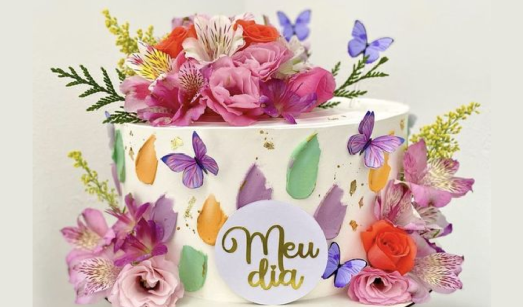 Bolo de aniversário feminino 2024