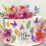 Bolo de aniversário feminino 2024