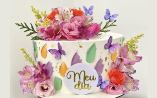Bolo de aniversário feminino 2024