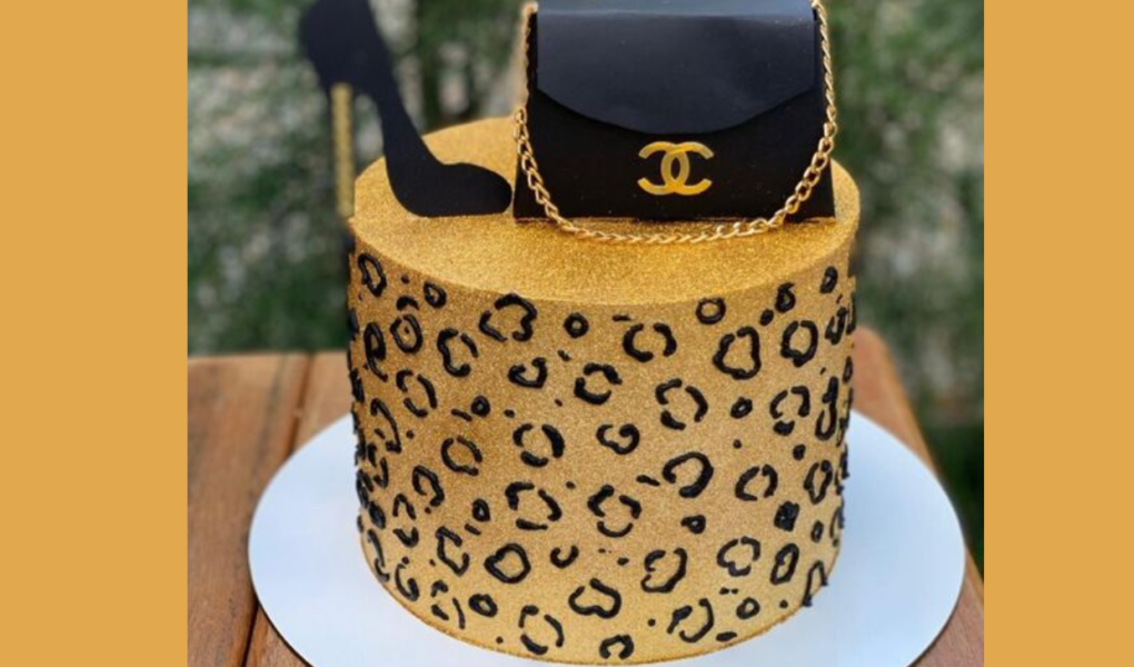 Bolo de aniversário para jovem feminino