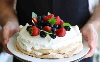 Pavlova: Receita Simples e Deliciosa com Frutas Frescas