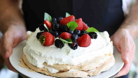 Pavlova: Receita Simples e Deliciosa com Frutas Frescas