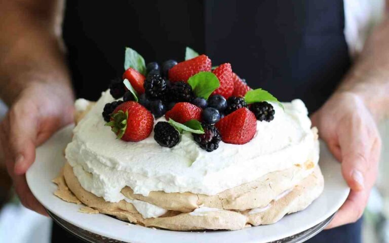Pavlova: Receita Simples e Deliciosa com Frutas Frescas