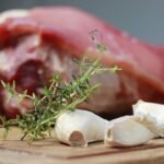 Como temperar pernil