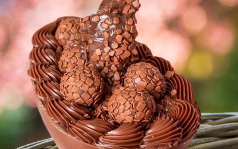 Ovos de Páscoa de Colher