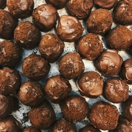 Receita de Trufas de Chocolate Artesanais com Sabores Irresistíveis chocolate balls