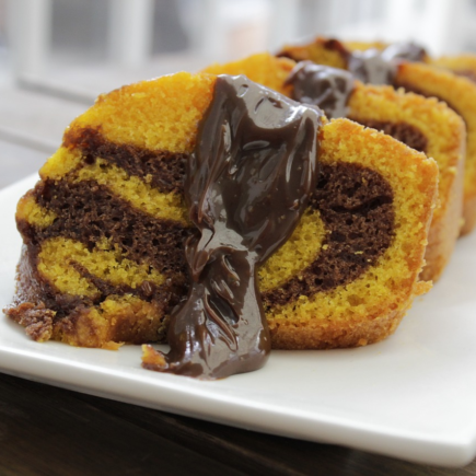 Bolo de cenoura fofinho com cobertura de chocolate