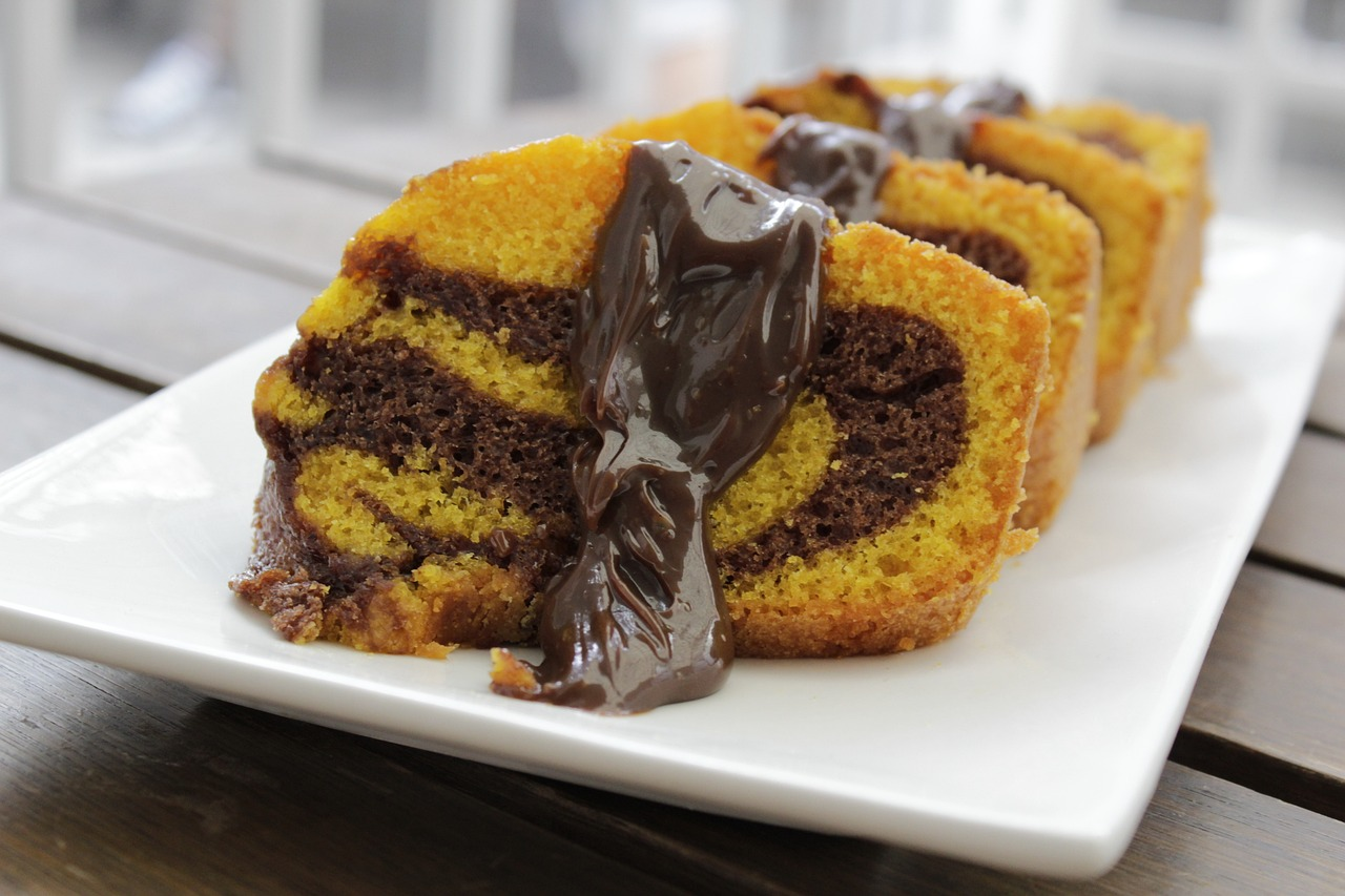 Bolo de cenoura fofinho com cobertura de chocolate