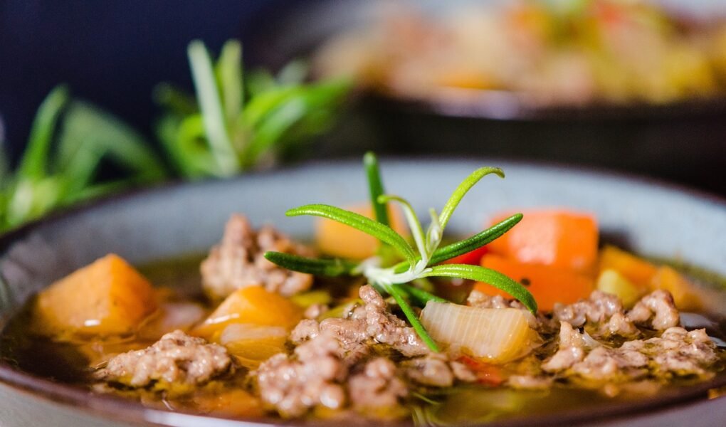 Sopas e caldos - Receitas rápidas e fáceis soup, minced meat soup, minced, vegetables, home cooking, soup food, food, meal